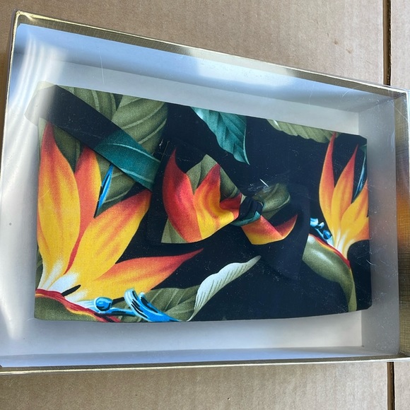 Bird of Paradise Cummerbund and Bow Tie Set New